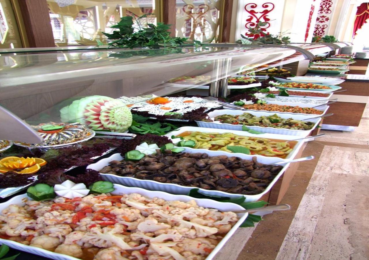 Golden Sunset Hotel&Spa Kemer Exterior photo A buffet