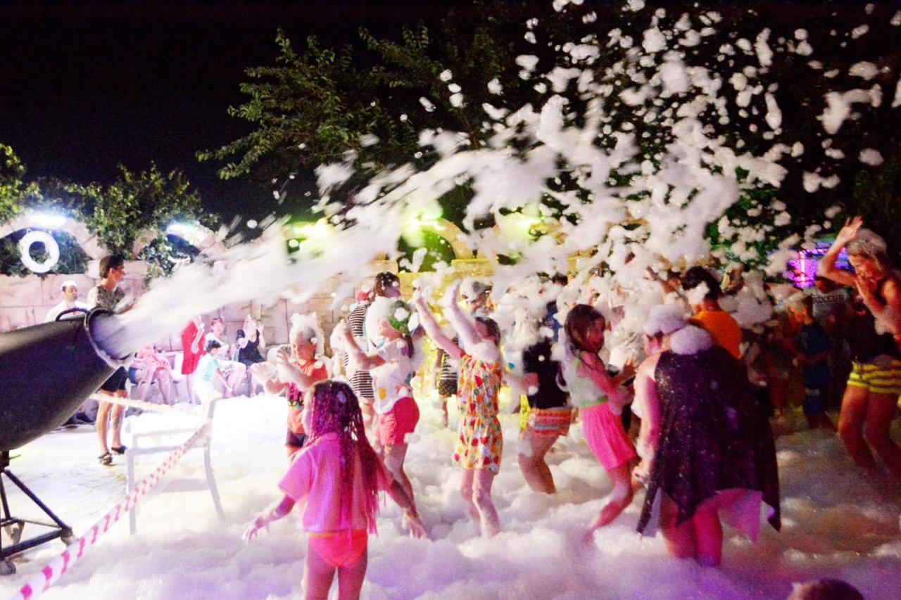 Golden Sunset Hotel&Spa Kemer Exterior photo Foam party in Croatia